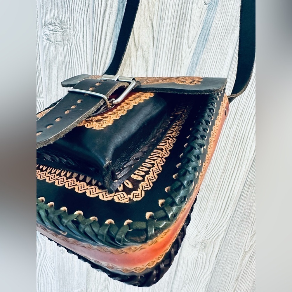 VINTAGE HAND TOOLED LEATHER Purse Bag Mexico Crossbody Adjustable Brown Boho - Picture 4 of 16